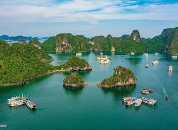 vietnam/ha-long/attraction/tuan-chau-island