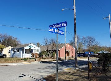 oklahoma/tulsa/brady-arts-district/attraction/the-outsiders-house-museum