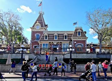 california/anaheim/downtown-disney-district/attraction/grand-canyon-diorama