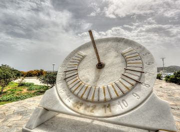 greece/cyclades/attraction/equatorial-sundial
