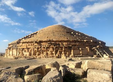 algeria/timgad-ruins/attraction/the-mausoleum-of-imedghassen
