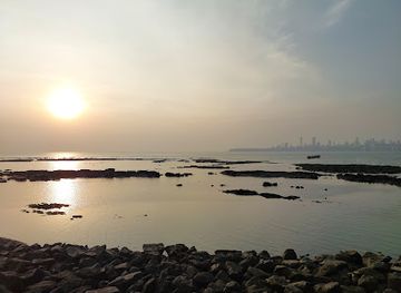 india/konkan-coast/attraction/marine-drive-beach