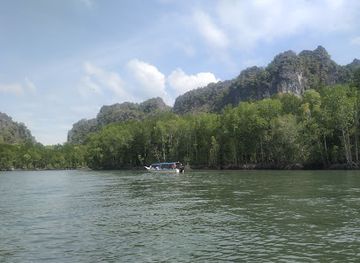 malaysia/langkawi-archipelago/attraction/kayakbakau-kilim-geoforest-park-langkawi