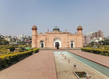 bangladesh/dhaka/attraction/tomb-house-of-pori-bibi