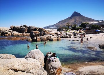 south-africa/western-cape/attraction/bakoven-beach