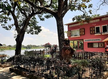 ecuador/guayas-region/attraction/la-garza-roja-parque-club