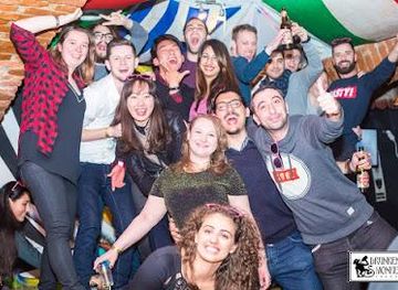 czechia/prague/attraction/drunken-monkey-pub-crawl-and-boat-party