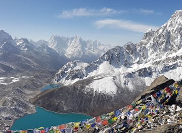 nepal/gokyo-lakes/attraction/gokyo-ri-trail