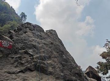 india/gangtok/attraction/tenzing-rock-hmi