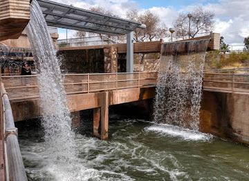 arizona/scottsdale/attraction/arizona-falls