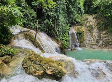 philippines/central-visayas/attraction/kinahugan-falls
