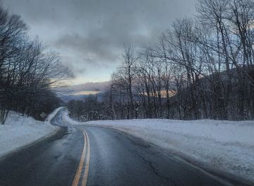 vermont/molly-stark-state-park/attraction/dutch-hill-ski-area