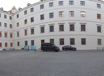 slovakia/bratislava/attraction/well