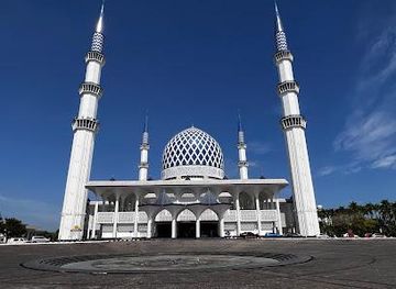 malaysia/kuala-lumpur/attraction/sultan-salahuddin-abdul-aziz-masjid