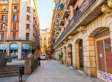 spain/barcelona/attraction/free-walking-tours-barcelona