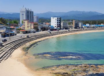 south-korea/gangneung-coastal-areas/attraction/sodolhaebyeon-badajeonmangdae