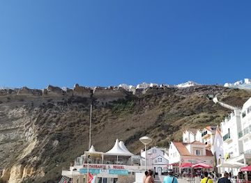 portugal/nazare/attraction/bola-nivea-praia-da-nazare