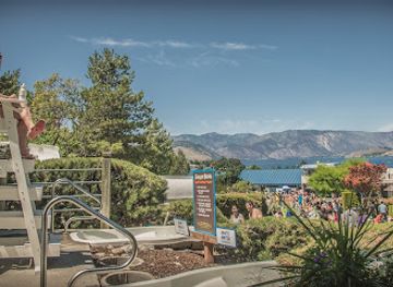 washington/lake-chelan/attraction/slidewaters