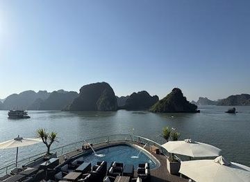 vietnam/hanoi/attraction/aclass-cruises-halong-bay