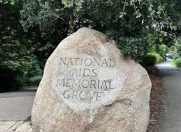 california/san-mateo/attraction/national-aids-memorial-grove