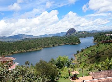 colombia/guatape/attraction/monasterio-santa-maria-de-la-epifania