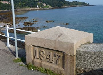 jersey/st-catherine-s-breakwater/attraction/st-catherine-s-breakwater