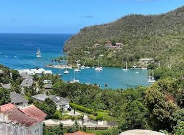 saint-lucia/canaries/attraction/marigot-bay