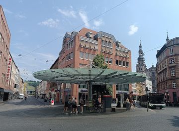 germany/wurzburg/altstadt/attraction/barbarossaplatz