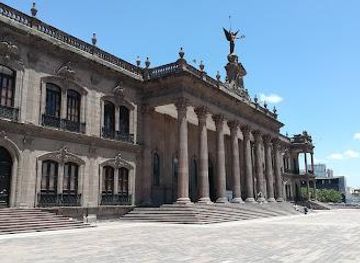 mexico/monterrey/attraction/esplanade-of-heroes