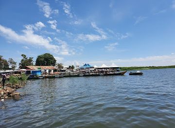 kenya/lake-victoria/attraction/dunga-beach