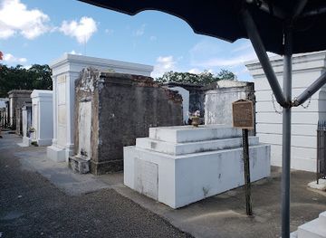 louisiana/lake-borgne/attraction/marie-laveau-s-tomb