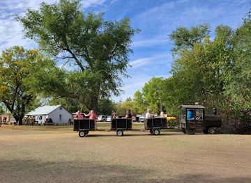kansas/wilson-lake/attraction/granny-mae-s-pumpkin-patch