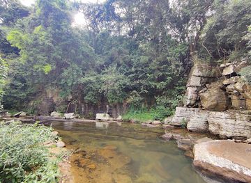 sri-lanka/puttalam-district/attraction/kande-sudu-ella-waterfall
