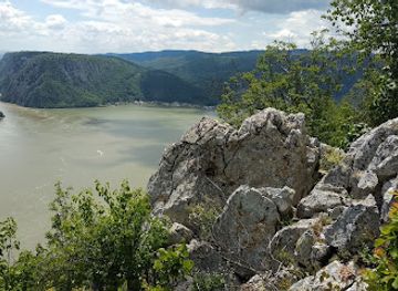 romania/mehedinti/attraction/ciucaru-mic-viewpoint
