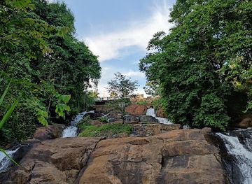 india/kerala-backwaters/attraction/aruvikachal-waterfalls