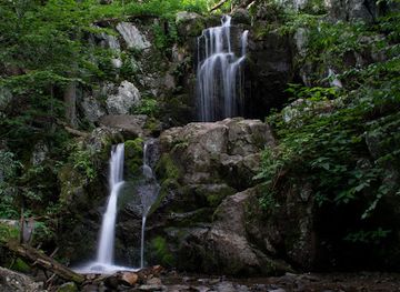 virginia/skyline-drive/attraction/doyles-river-falls