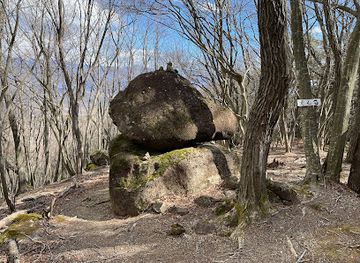 japan/yamanashi/attraction/kasaneishi