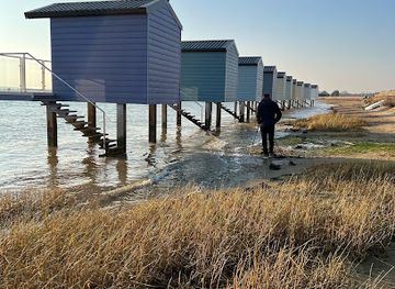 united-kingdom/essex/attraction/osea-beach-huts