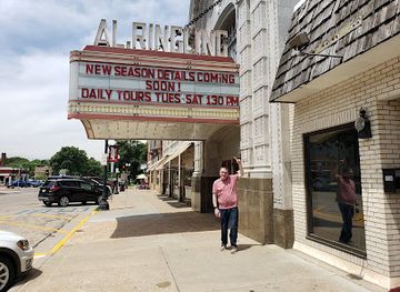 wisconsin/devil-s-lake-state-park/attraction/international-clown-hall-of-fame-research-center