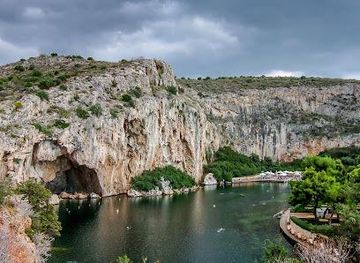 greece/athens/attraction/lake-vouliagmeni