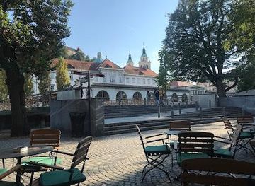 slovenia/bled/attraction/lepa-vida-bar