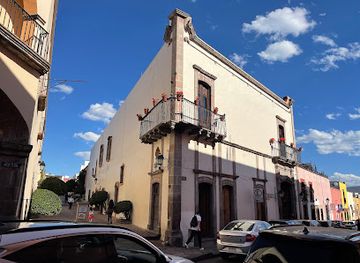 mexico/queretaro/attraction/fuente-de-los-perros