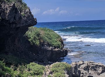 guam/ypao-beach-park/attraction/gadao-s-cave