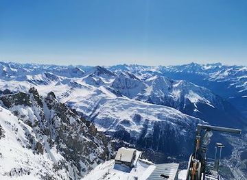 france/chamonix/attraction/courmayeur-mont-blanc-funivie-s-p-a-cable-car-courmayeur