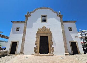 portugal/faro/attraction/igreja-de-sao-sebastiao-museu-de-arte-sacra-de-albufeira