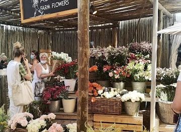 south-africa/cape-town/attraction/oranjezicht-city-farm-market