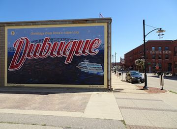 iowa/dubuque/attraction/dubuque-greeting-sign
