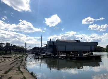 serbia/pancevo/attraction/sindikat-splav