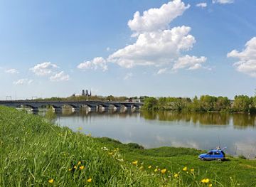 france/centre-val-de-loire/attraction/base-de-loisirs-de-l-ile-charlemagne