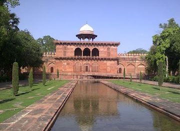 india/agra/attraction/taj-museum